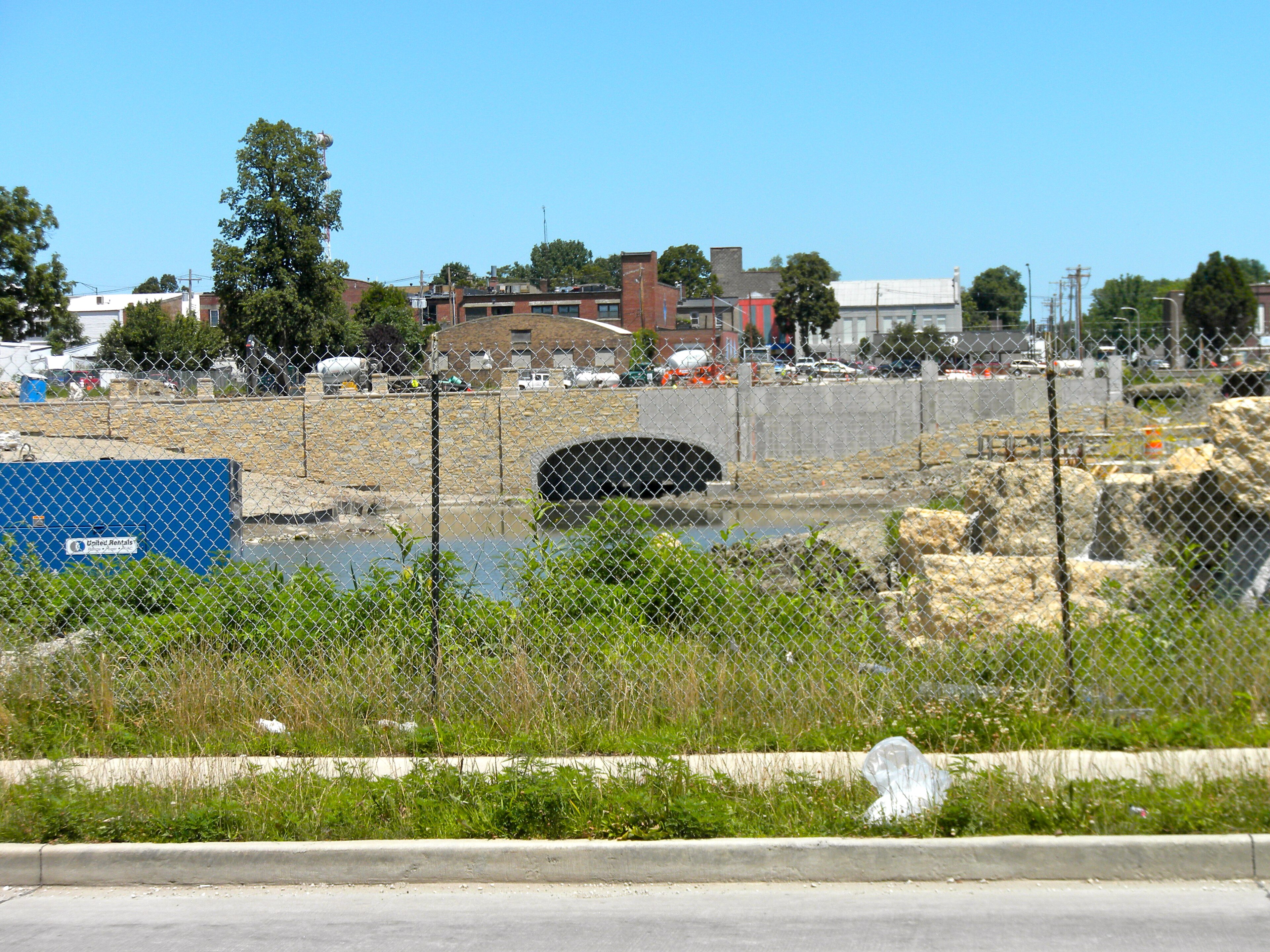 Bridge and infrastructure construction activity with heavy coordination requirements